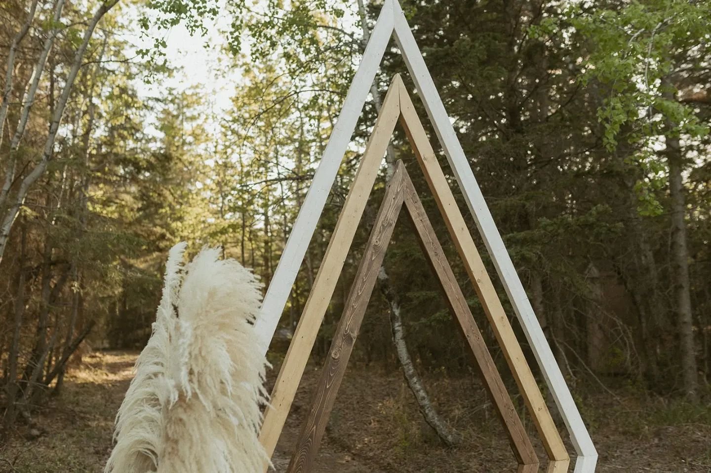 The pyramid showing off her beauty ✨

📷: @hayleymariephotography_

#bohoarch #bohowedding #bohorentals #prismarch #weddingbackdrop #weddingarch #boutiqueeventrentals #sprucyourspace #sprucddesignco #leduceventrentals #yegweddingrentals #yegwedding #