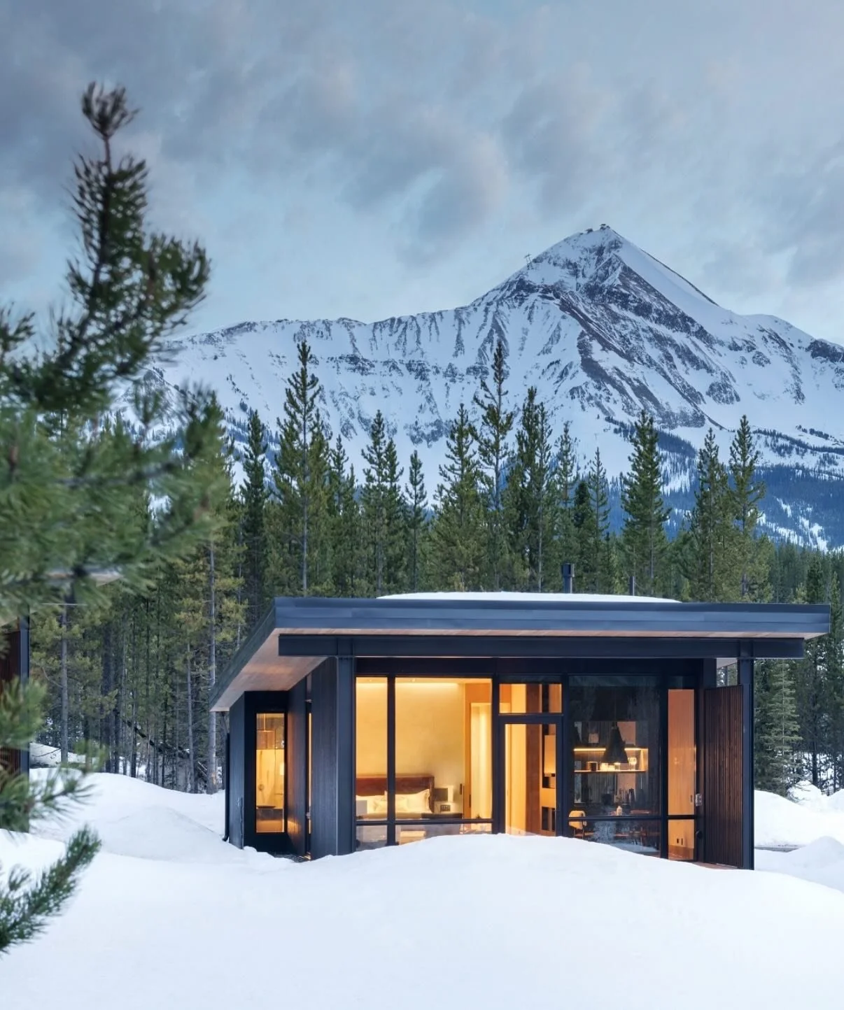 Montana on your mind? 🏔️

In exactly 1 week, the newest One&amp;Only @oomoonlightbasin in Big Sky opens its doors! And for select dates in 2025 and 2026 they are offering up to 25% off and a $500 resort credit when you book three or more nights - so