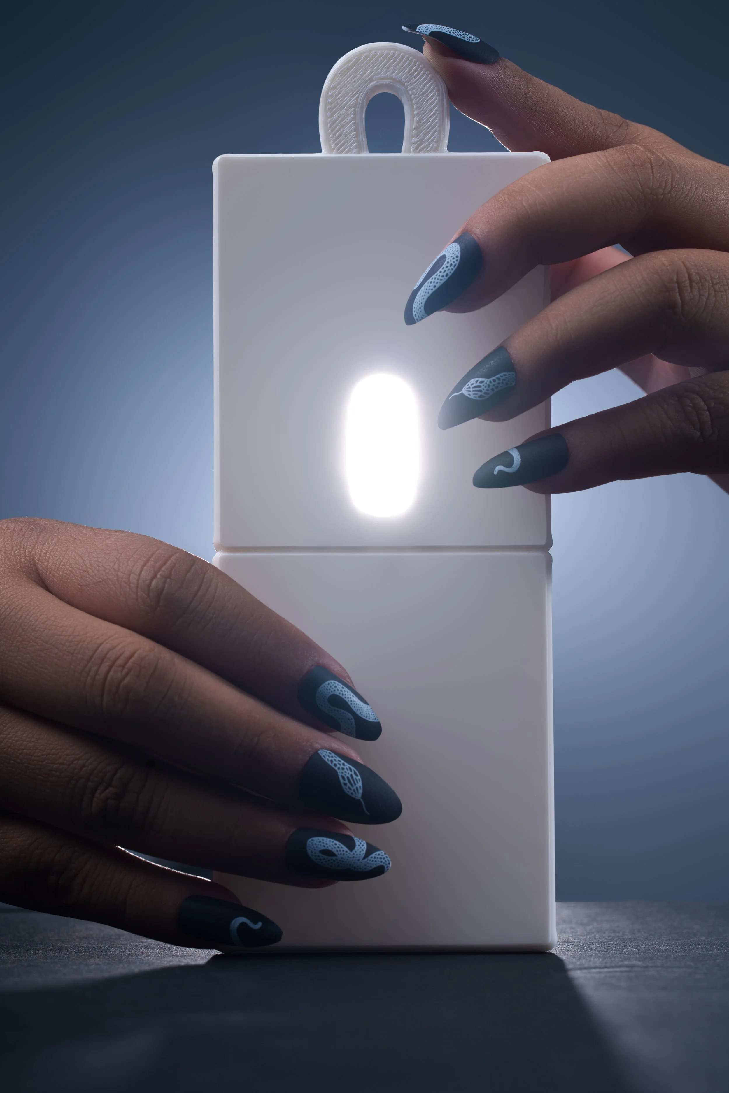 Detalle de una camilla especial miniatura utilizada como parte de la experiencia y los rituales que distinguen a los spas Monterrey.