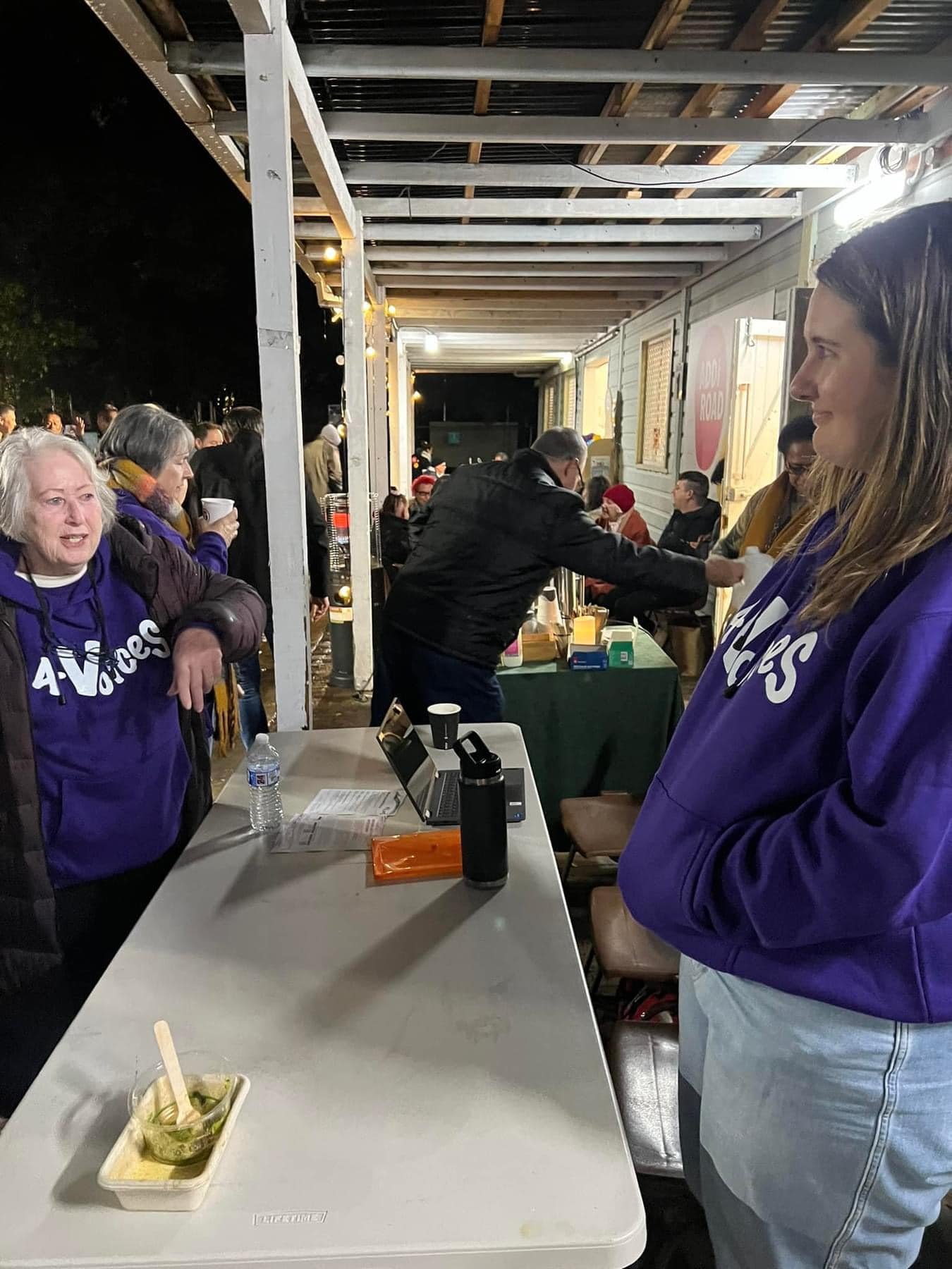 Despite the rain ☔️ and cold 🥶 another Wednesday Night Lights 💫 is well underway at Addi Road. And with it an unexpectedly solid crowd who have come for the free hot meal 🥘 and the chance to take advantage of the free wraparound services offered b