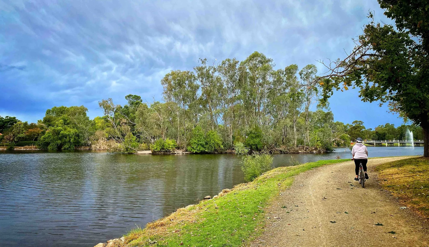 Guided bike tour around Lake Benalla