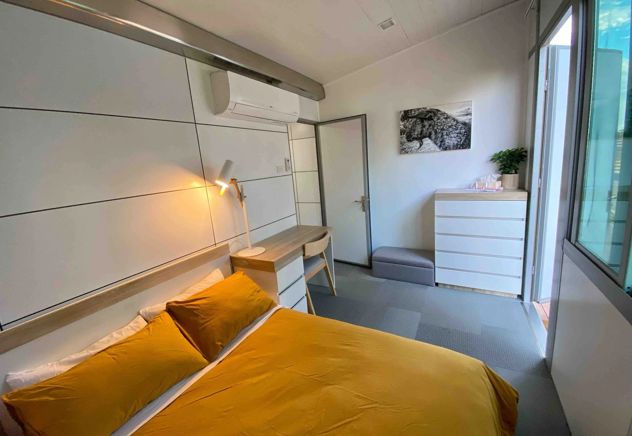 QS Cabin mustart 314 kb.jpg