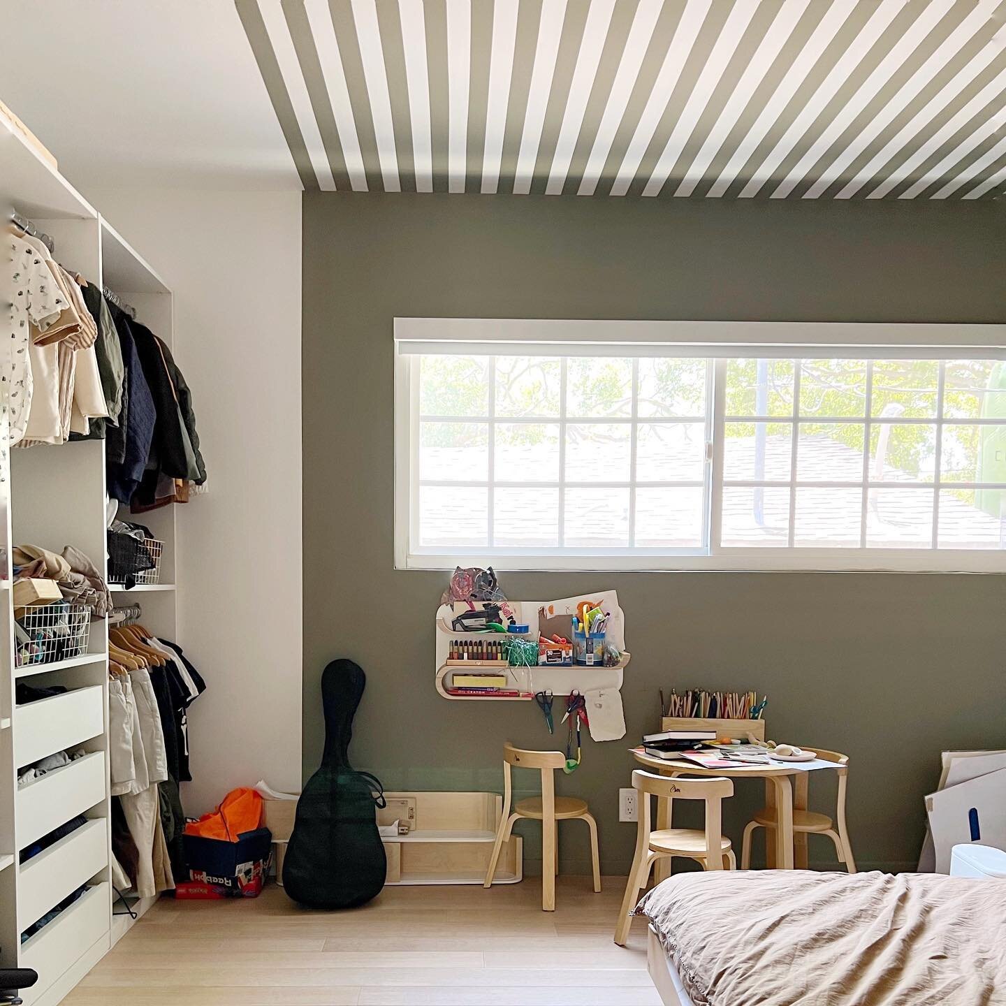 Can we take a second and appreciate that ceiling detail work? We love a fun yet tasteful design for kids&rsquo; rooms such as this one.
