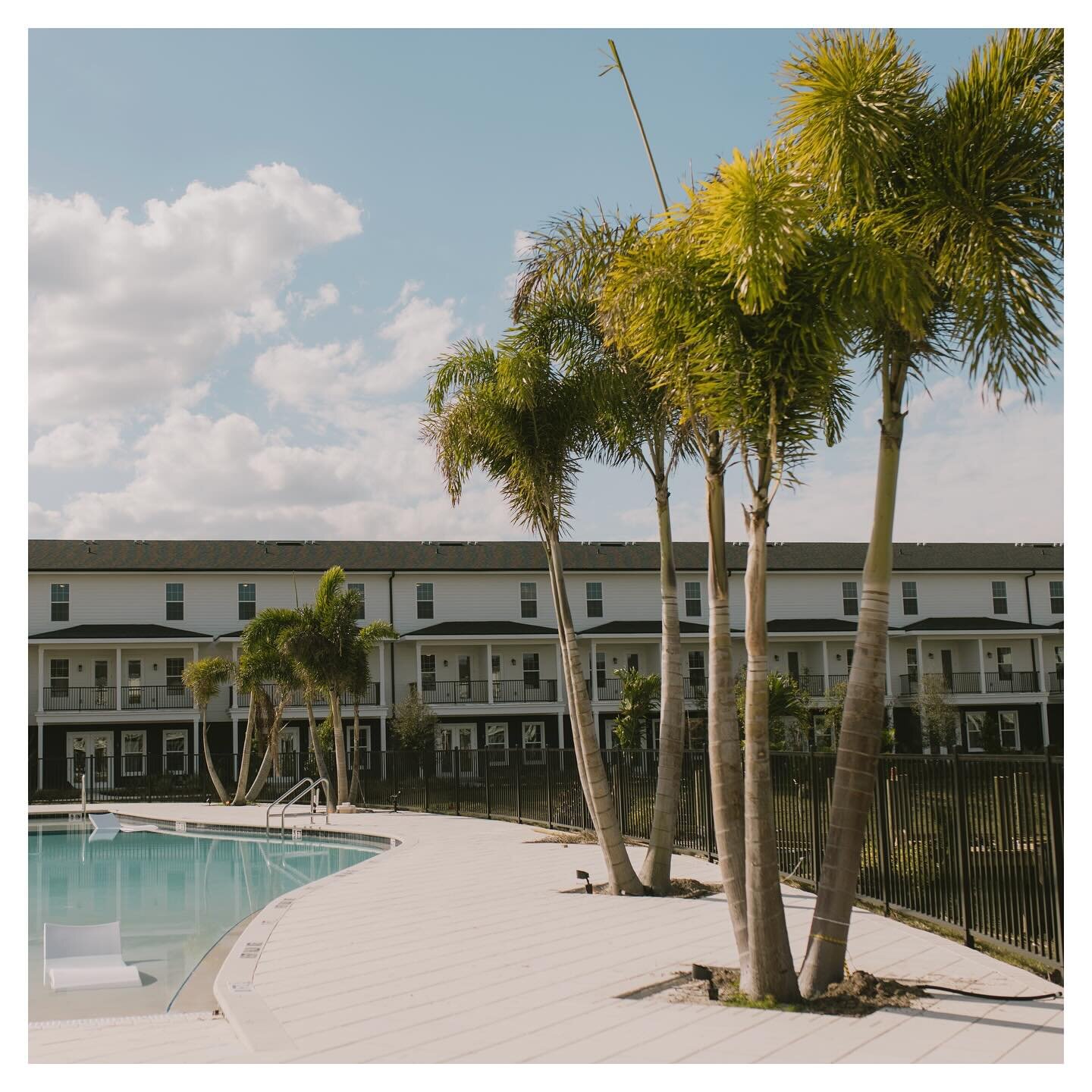 had the honor of taking progress pics of the newest, state-of-the-art apartment complex in lakeland, florida 〰️ @liveatwelcomecanary truly feels like a resort 🌴

#wilmingtonphotographer #wilmingtonbrandphotographer #wilmingtonbrandingphotographer #w
