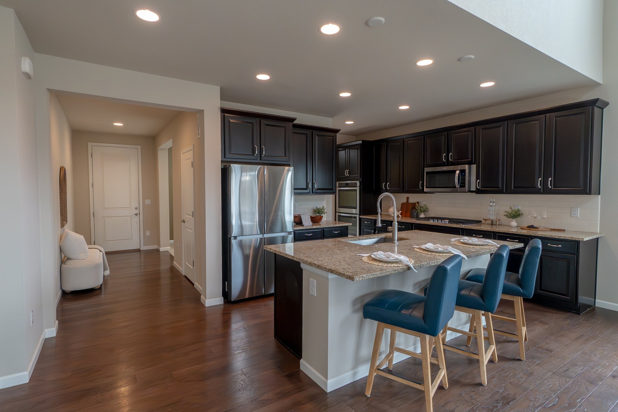 Kitchen 2.jpg