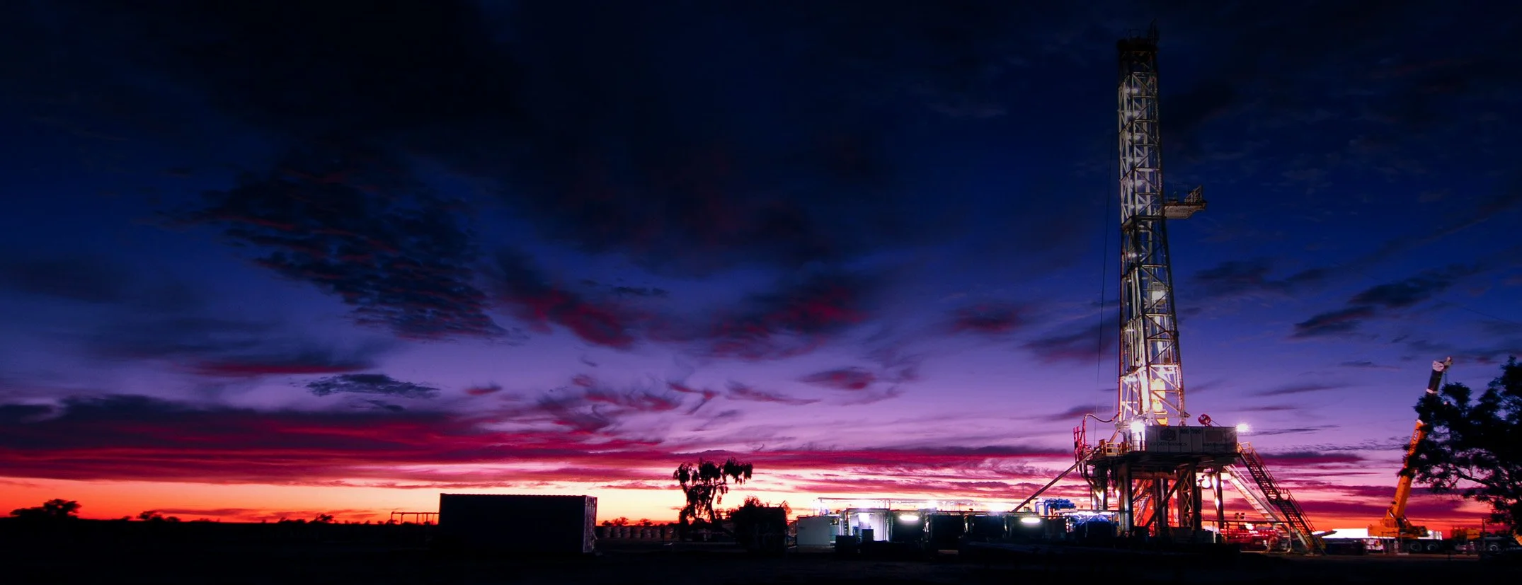 banner_solutions-services-oilandgas.jpg