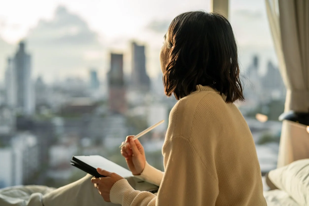 When Your Mind Feels Like a Stranger: The Neurobiology of Perimenopause and Mood