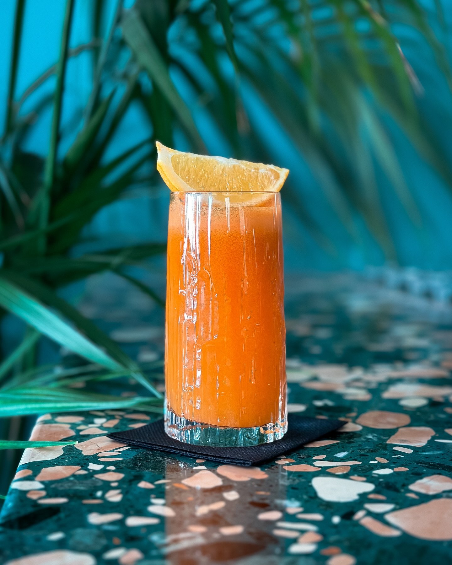 Natural, fresh and packed full of vitamins, our must have blends are the perfect solution for on-the-go hydration or, accompanied by a tasty treat. 

Discover a range of fresh blends with our menu today, here at @samo_limassol 🧡

#SamoLimassol #Samo