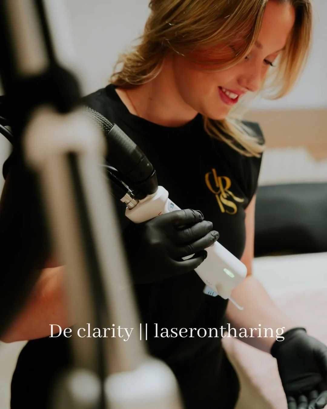 &ldquo;𝑳𝒂𝒔𝒆𝒓𝒐𝒏𝒕𝒉𝒂𝒓𝒊𝒏𝒈&rdquo;

Veel krijg ik de vraag&hellip;

Hoe lang moet er tussen iedere behandeling?
Welke laser hebben jullie? 
Kunnen jullie op donkere huid laseren?
&hellip; 

In deze carousel heb ik heel wat informatie gezet ov