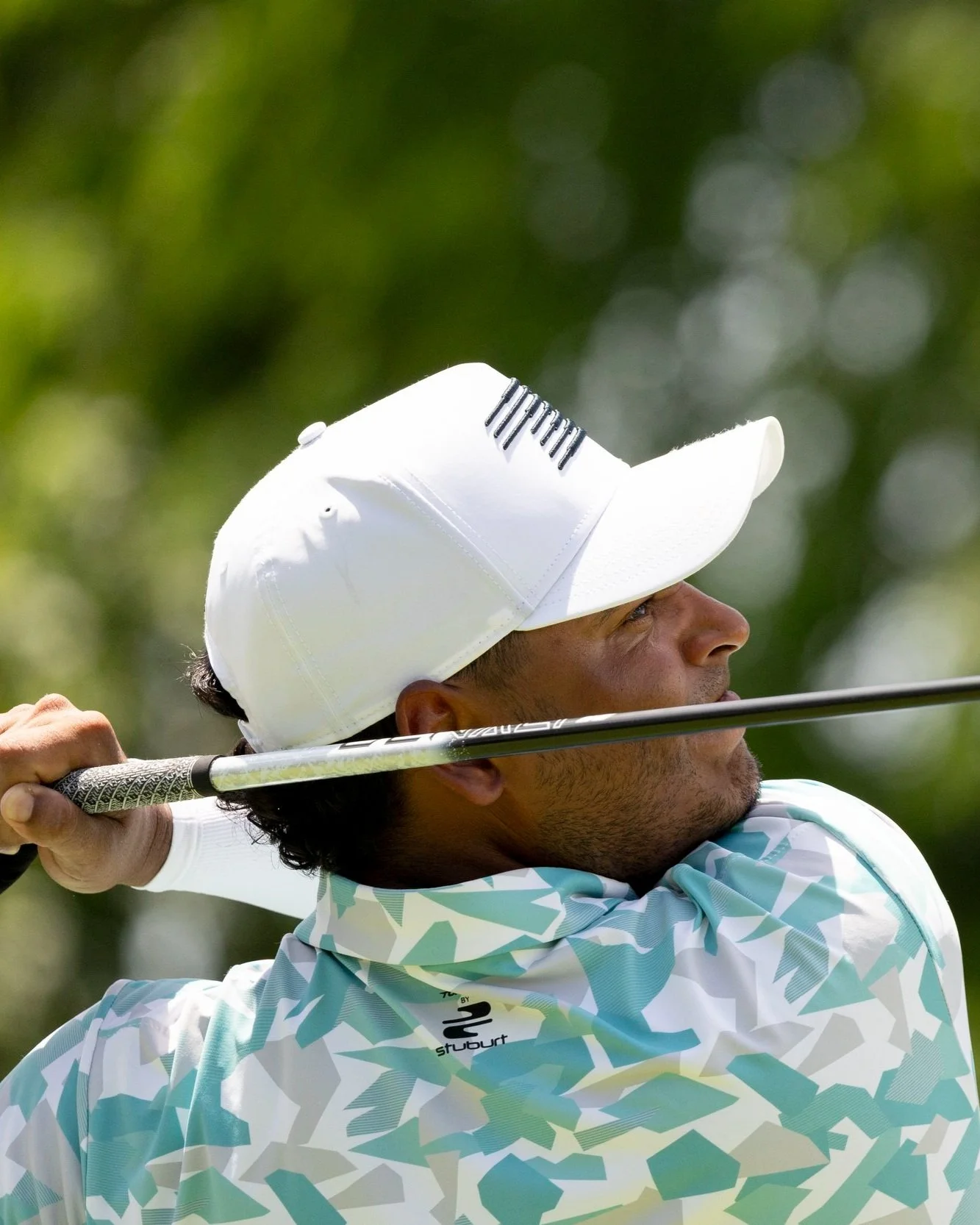 LIV GOLF SINGAPORE: MUÑOZ LEADS BY 1; FIREBALLS, SMASH SHARE TEAM LEAD 