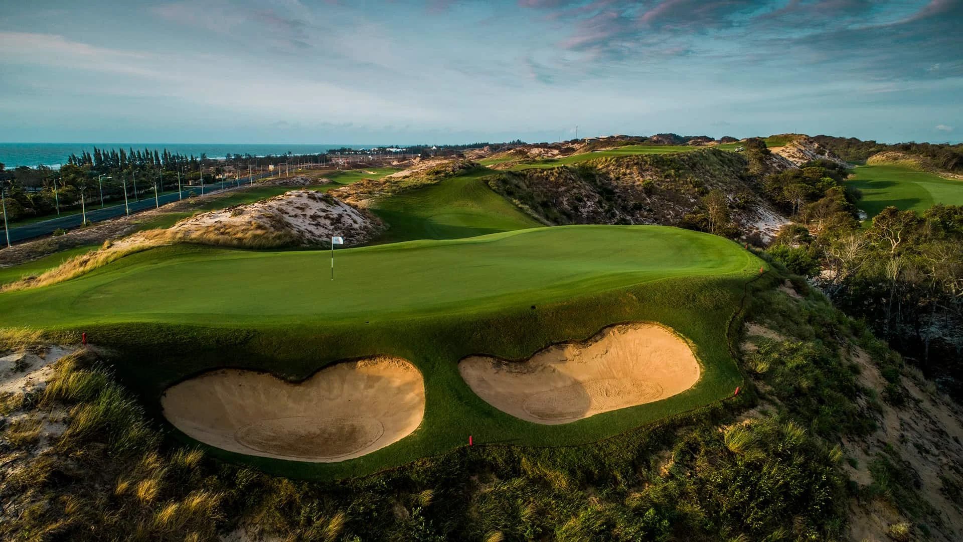 The-Bluffs-1-HR-43HOLE-No.4.jpeg