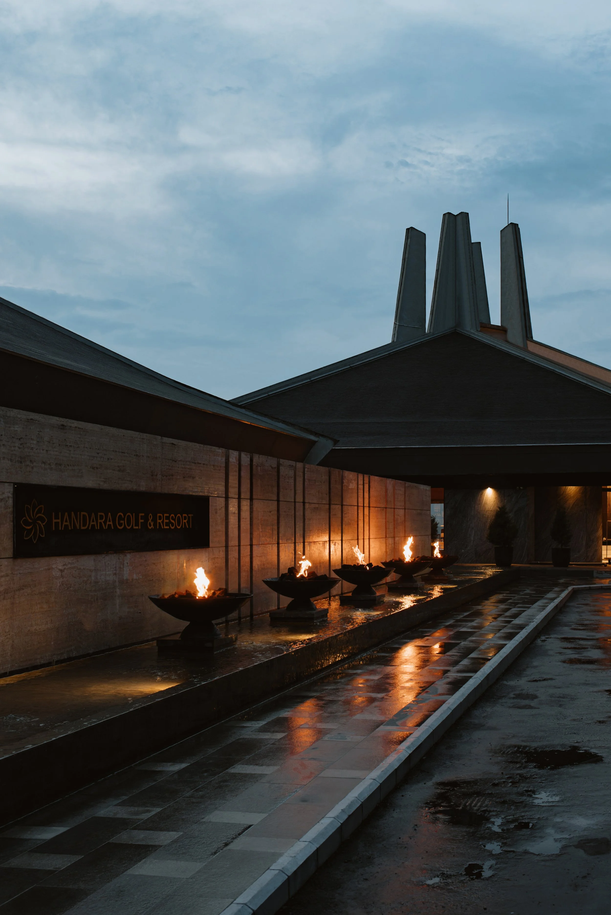 Lobby Ext-5-e.jpg