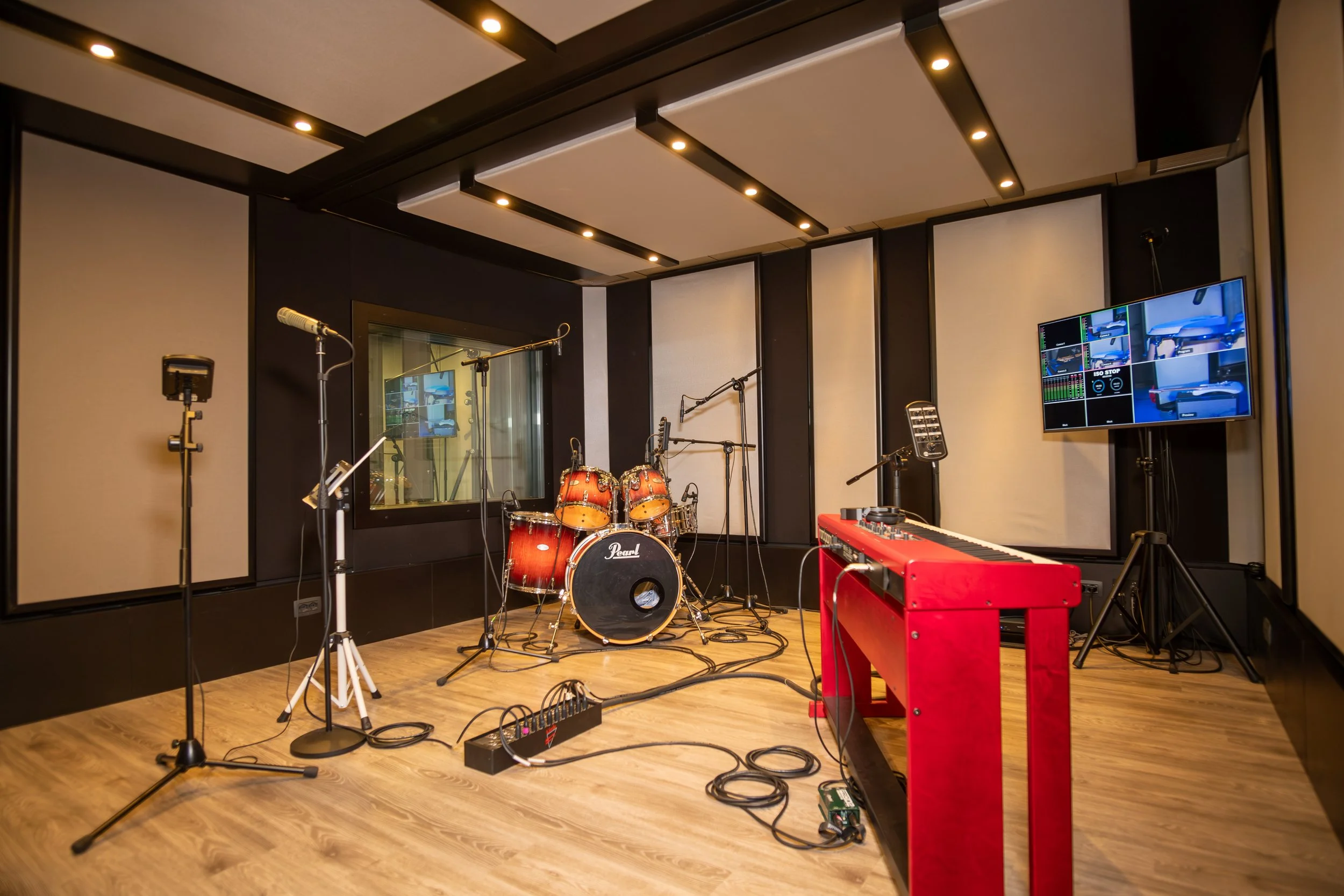 AVA SOUND LIVE MUSIC_Studio_-4.jpg