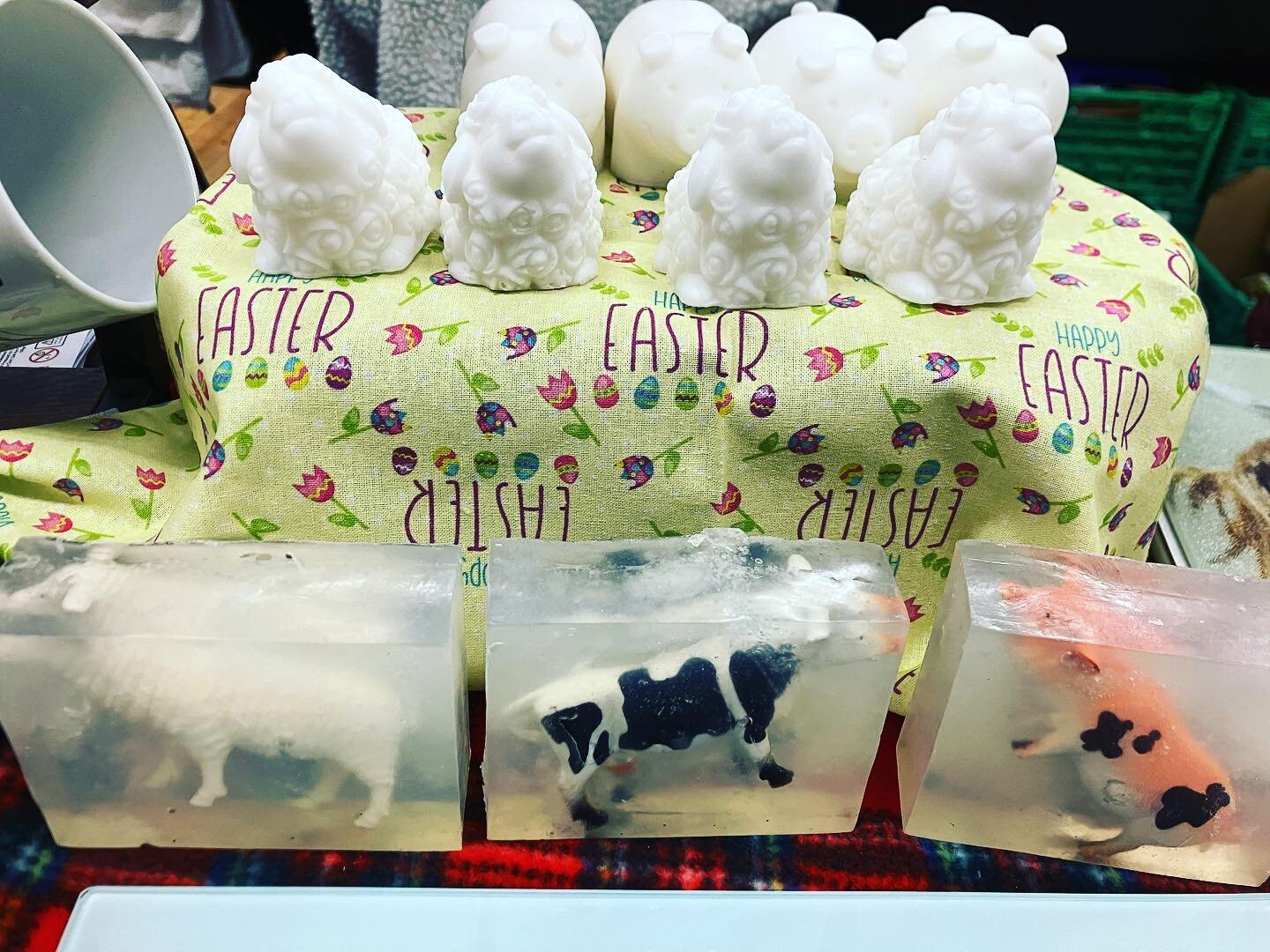 Easter egg alternative, lamb and pig soaps made from goats milk and clear soap with farm animals in!

#farmgifts #alternativeeastergift #dontsellthefarm