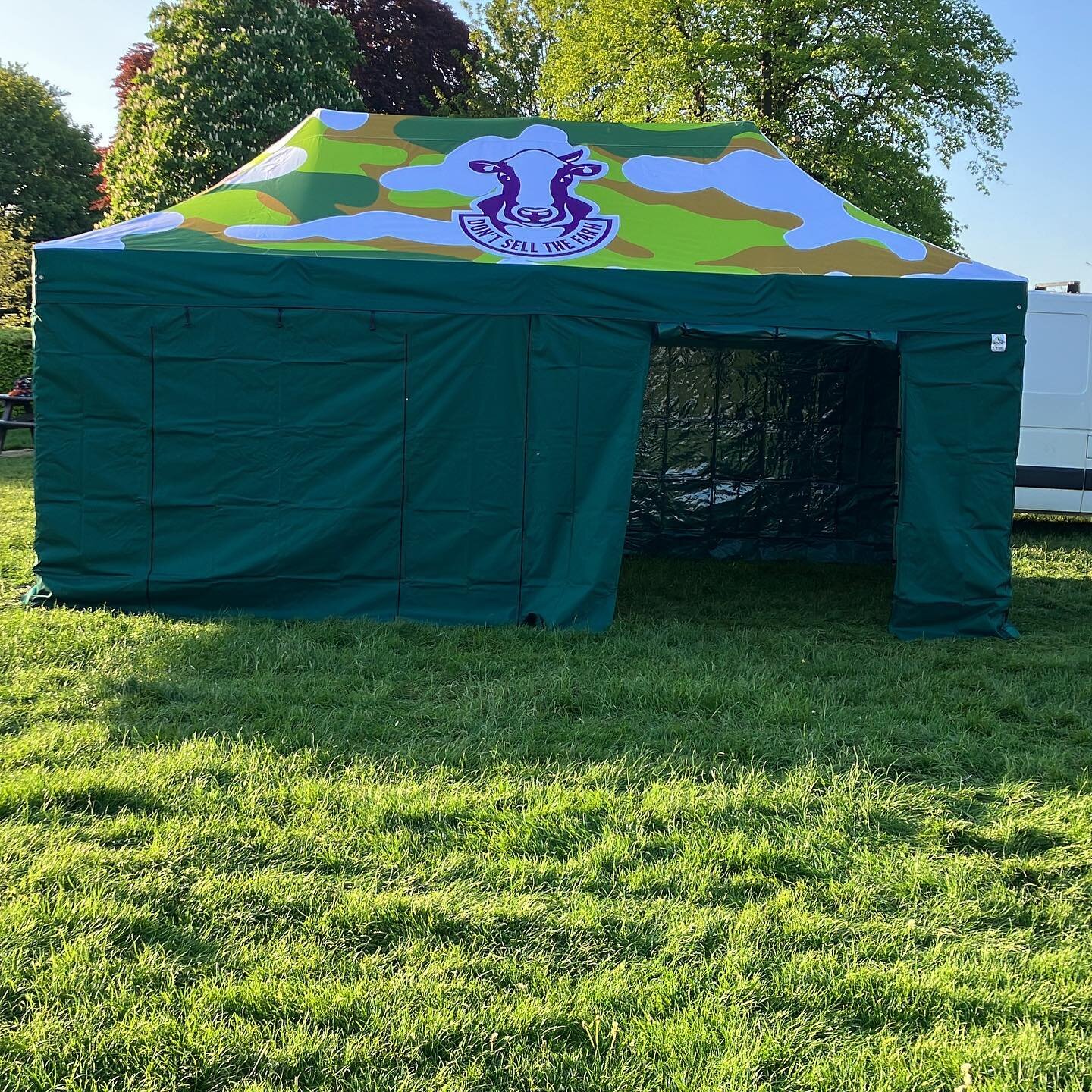 Tent is up ready for tomorrow and we didn&rsquo;t fall out or anything 😂

#familyhelp #dontsellthefarm #bedaledogfest #farmshop