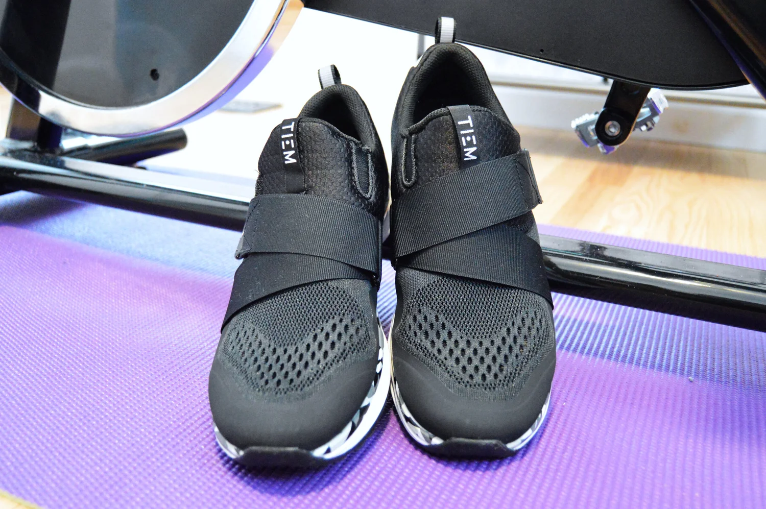 adjusting peloton shoe cleats