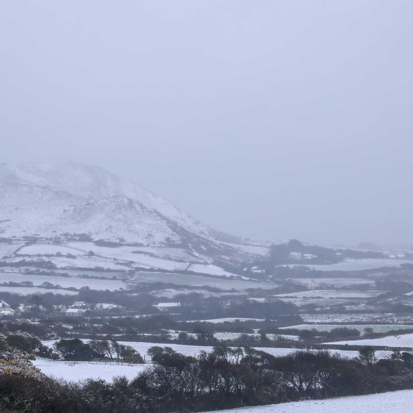 Llangennith in the snow - a view from the house
#llangennith #gower #lovegower