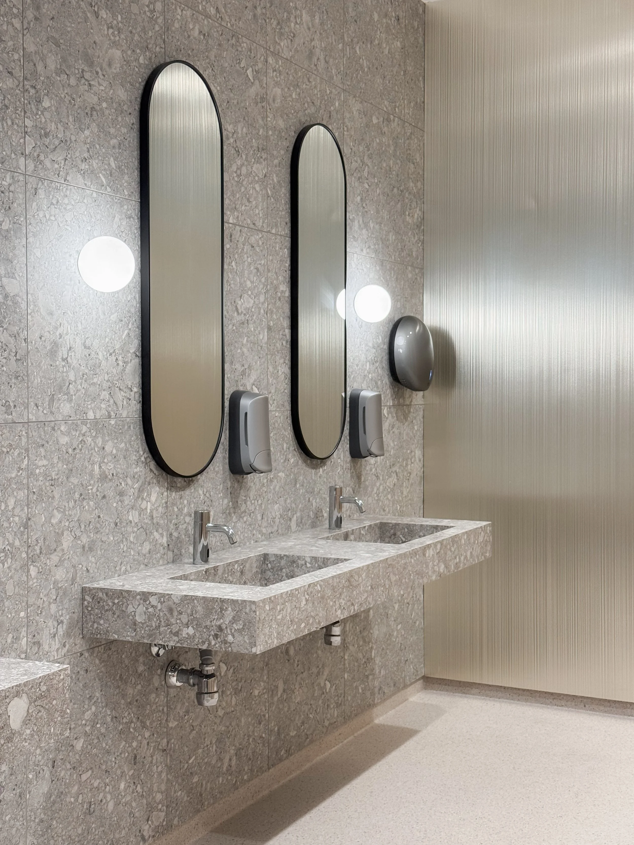 Mirage Norr tiles washbasin