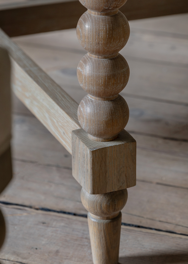 artisan extending dining table round 2.png