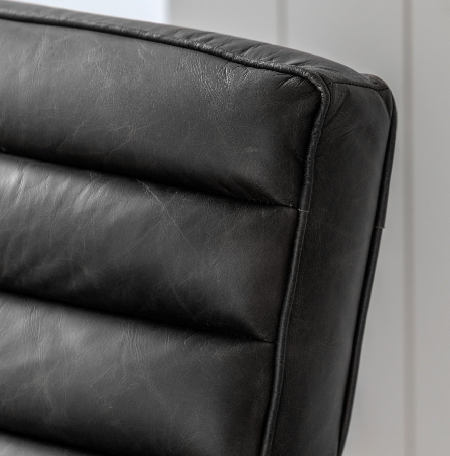 Datsun armchair antique ebony 3.png