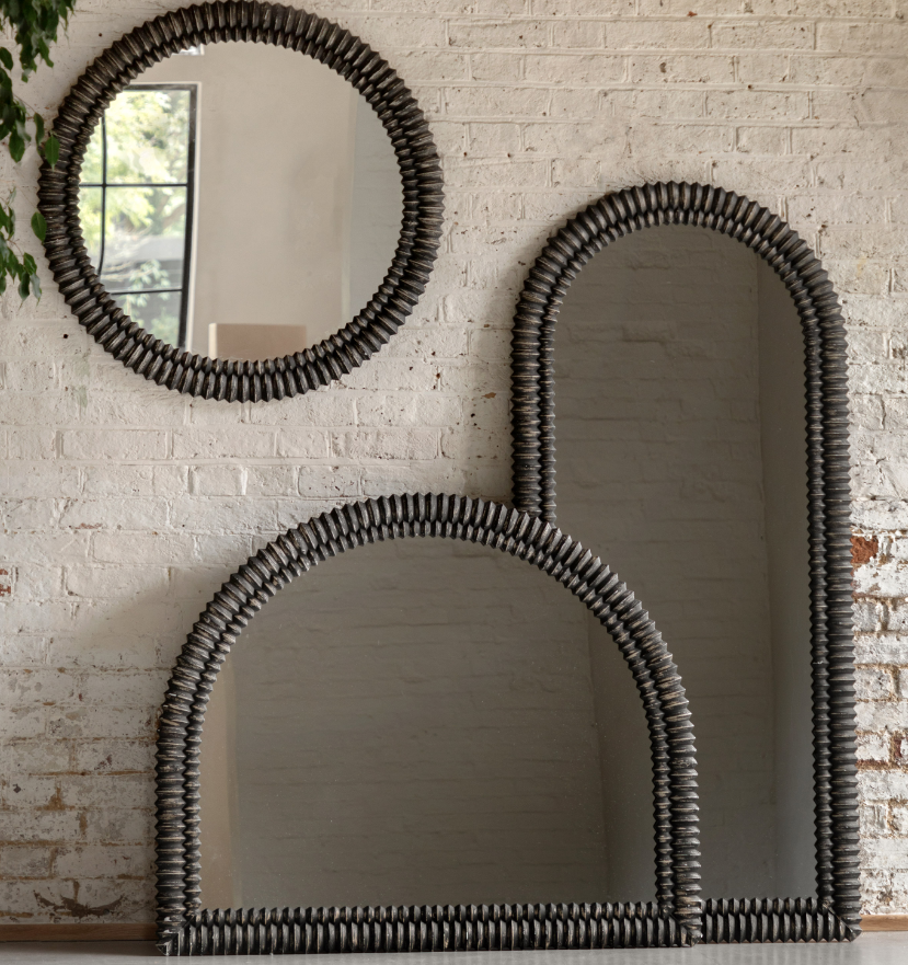 pimlico round mirror black wash 4.png