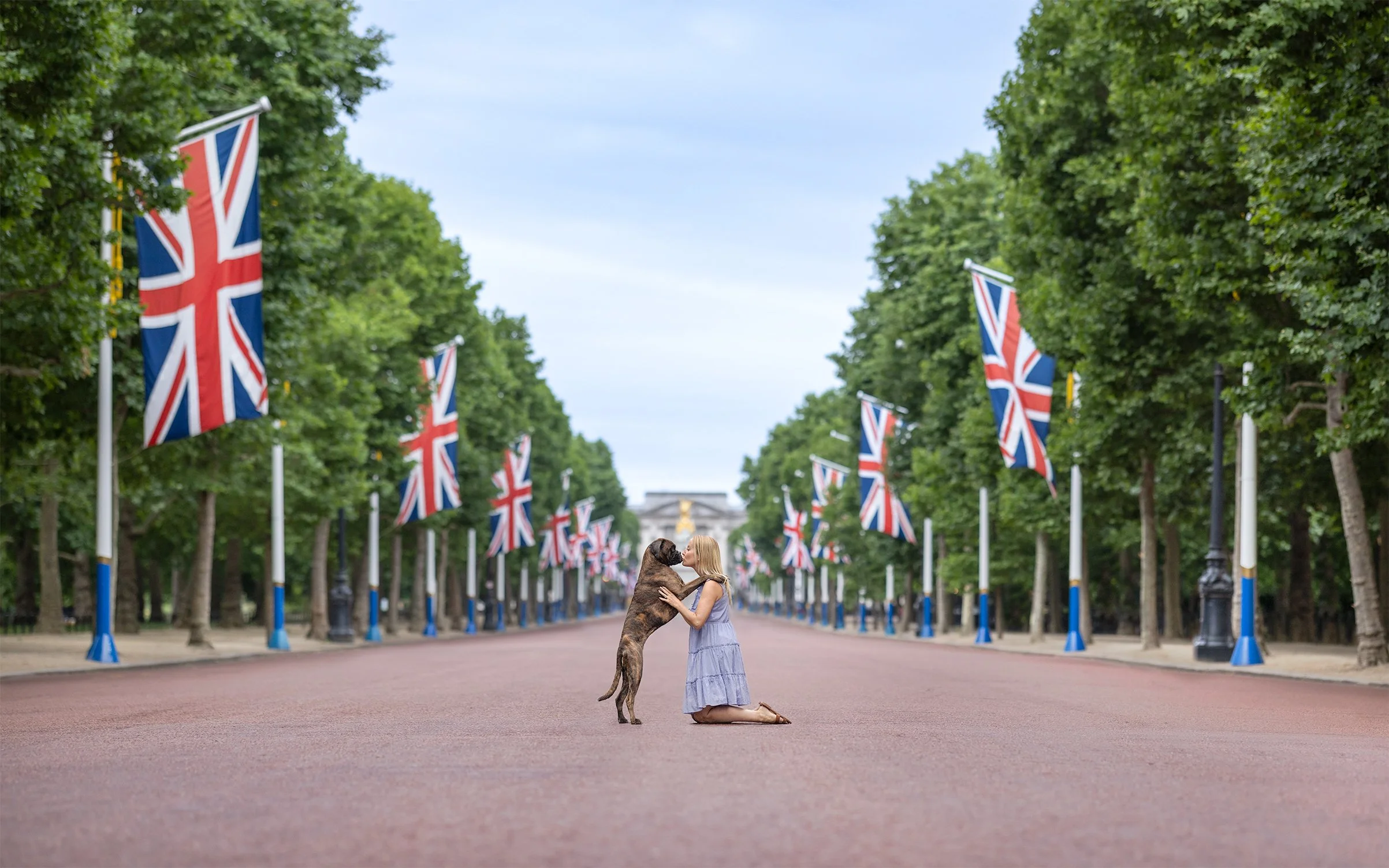 dog and owner photoshoot in iconic London landmarks, Buckingham palace, London