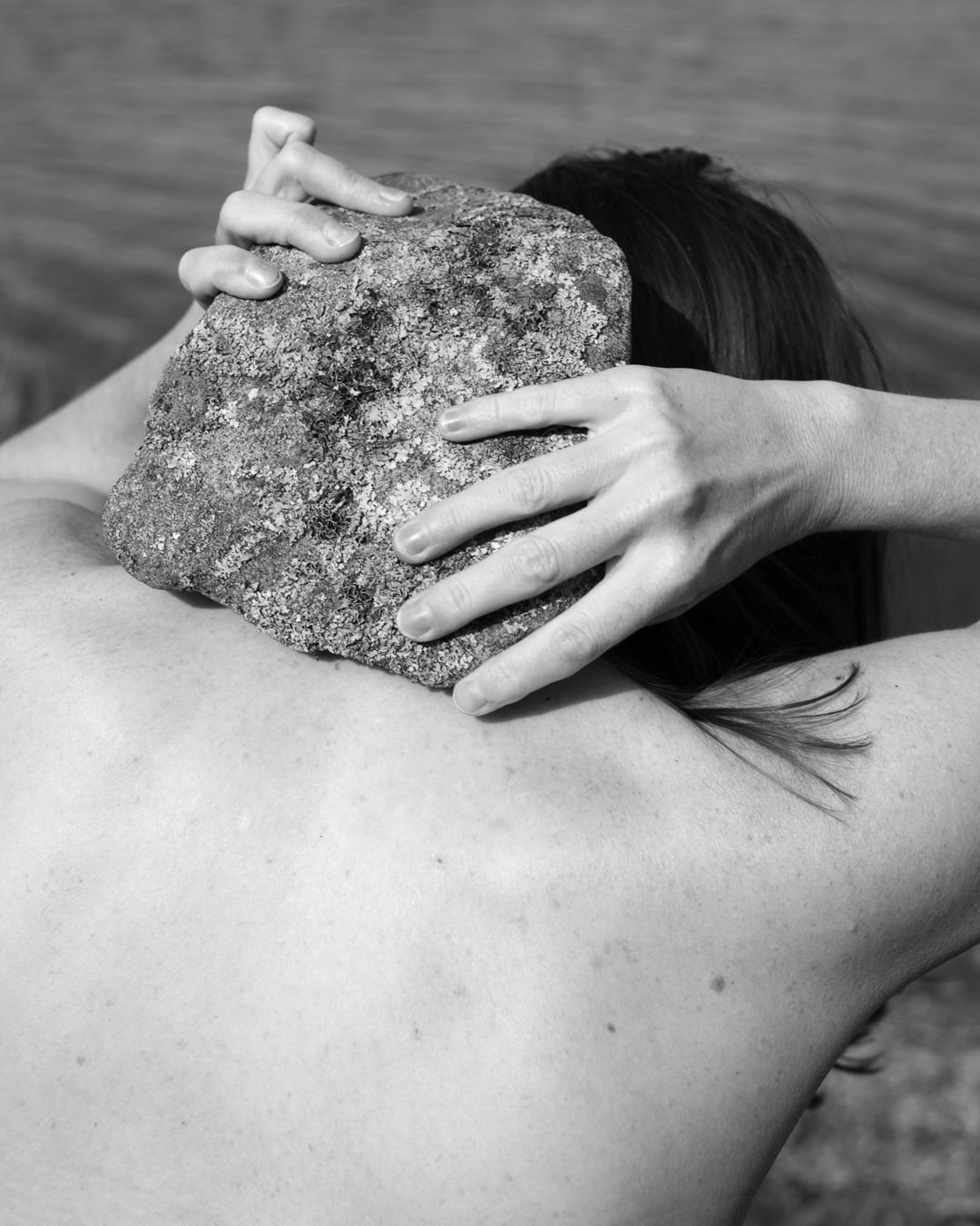 📸 How to Understand a Rock by Kate Schneider: A Poetic Study of Touch, Time, and Geology 🪨📖

Kate Schneider&rsquo;s How to Understand a Rock is a quiet, tactile meditation on our emotional and sensory connection to the non-human world. In this dee