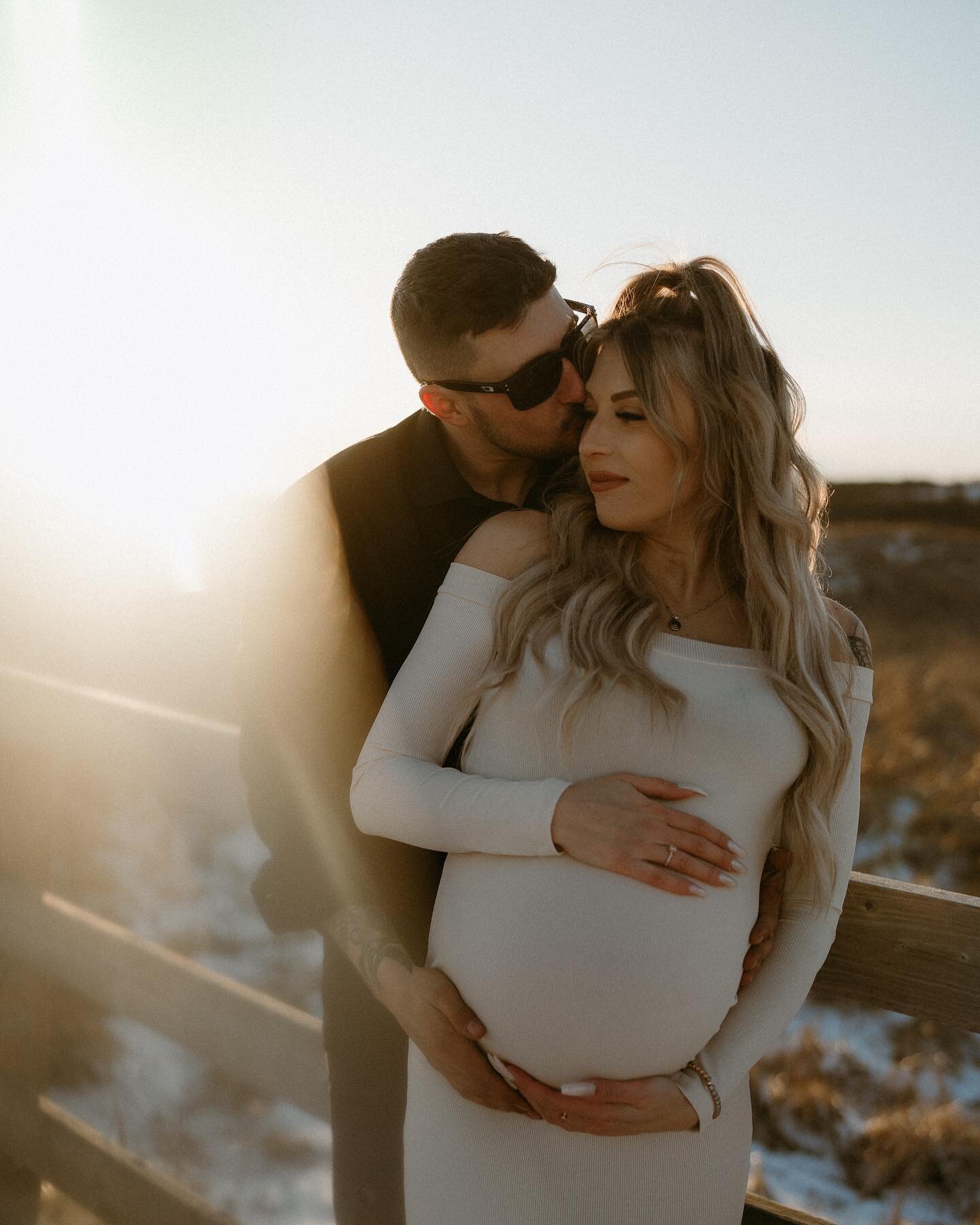 k r i s t e n &amp; a n d r e w ✨

It was quite cold this day and despite that and being right by the ocean- they killed it🥹🫶🏻 so excited for them in their new journey as parents. 🥰