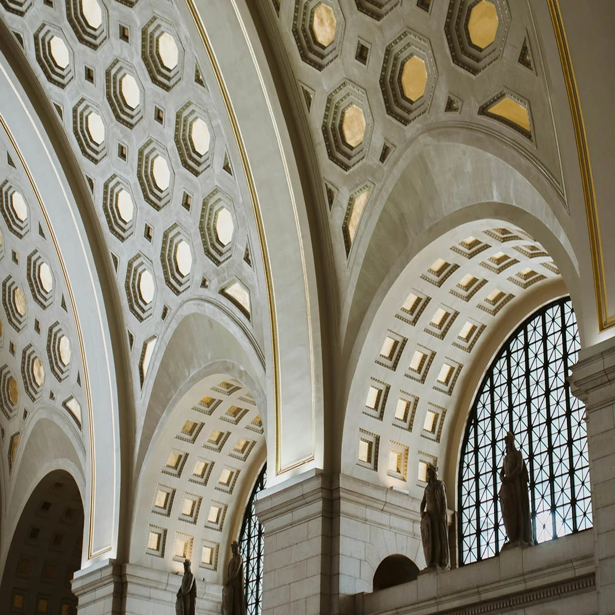 New Law360 Coverage Highlights Key Insights From Macrae’s 2025 DC Litigation Report