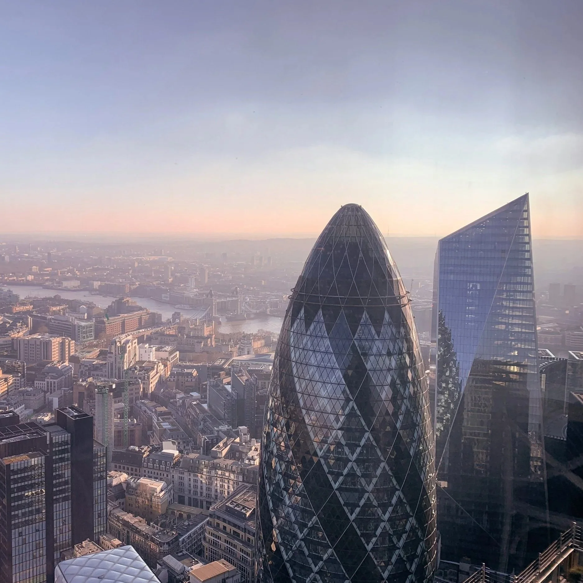 AmLaw 25 Returns to Growth in London As Litigation Partner Hiring Cools From 2025 Record