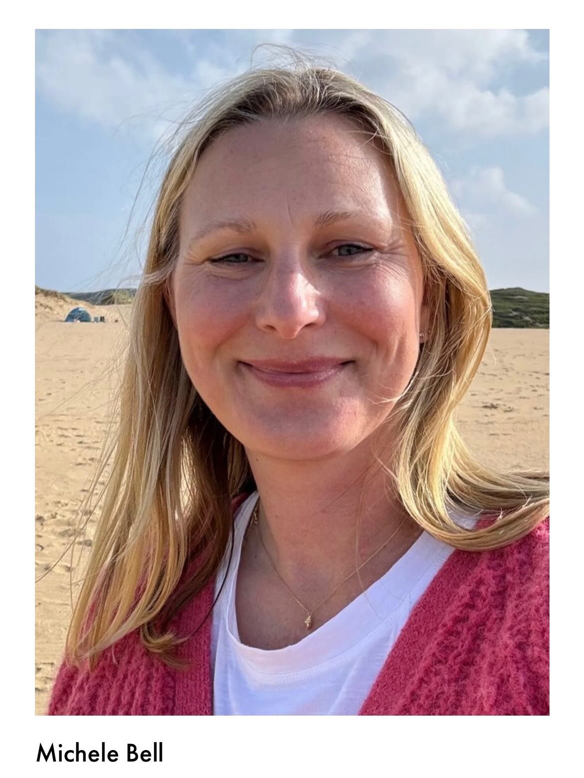 Meet the Love Art Studios Team &mdash; Part 3 ❤️

We&rsquo;re a small, caring team of professional artists who work gently, creatively and responsively with both children and adults.

Over the next few posts we&rsquo;re introducing the team in the or