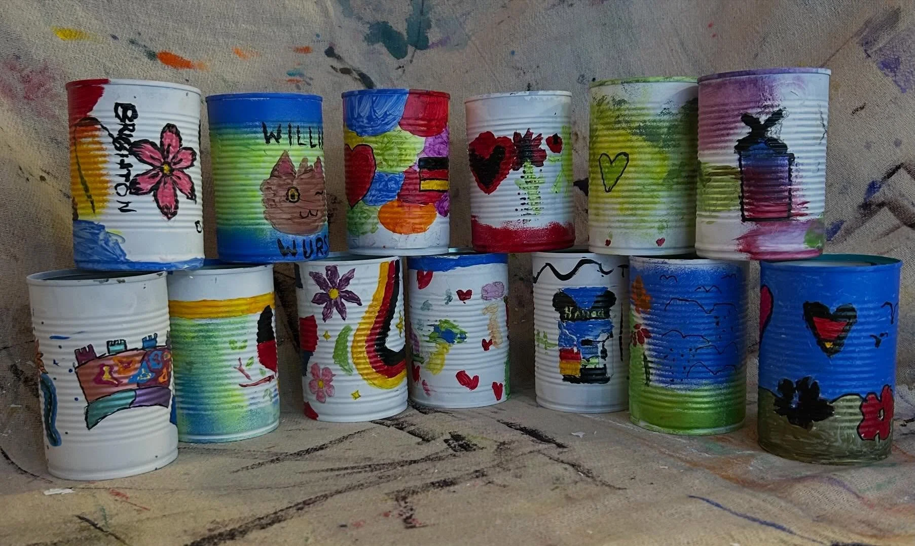 On Thursday we hosted a special Twinning inspired art session at Proper Cycling &amp; Coffee in Hassocks and what a lovely evening it turned out to be 🇬🇧🇫🇷🇩🇪

Local young artists transformed recycled tins into colourful painted creations inspir