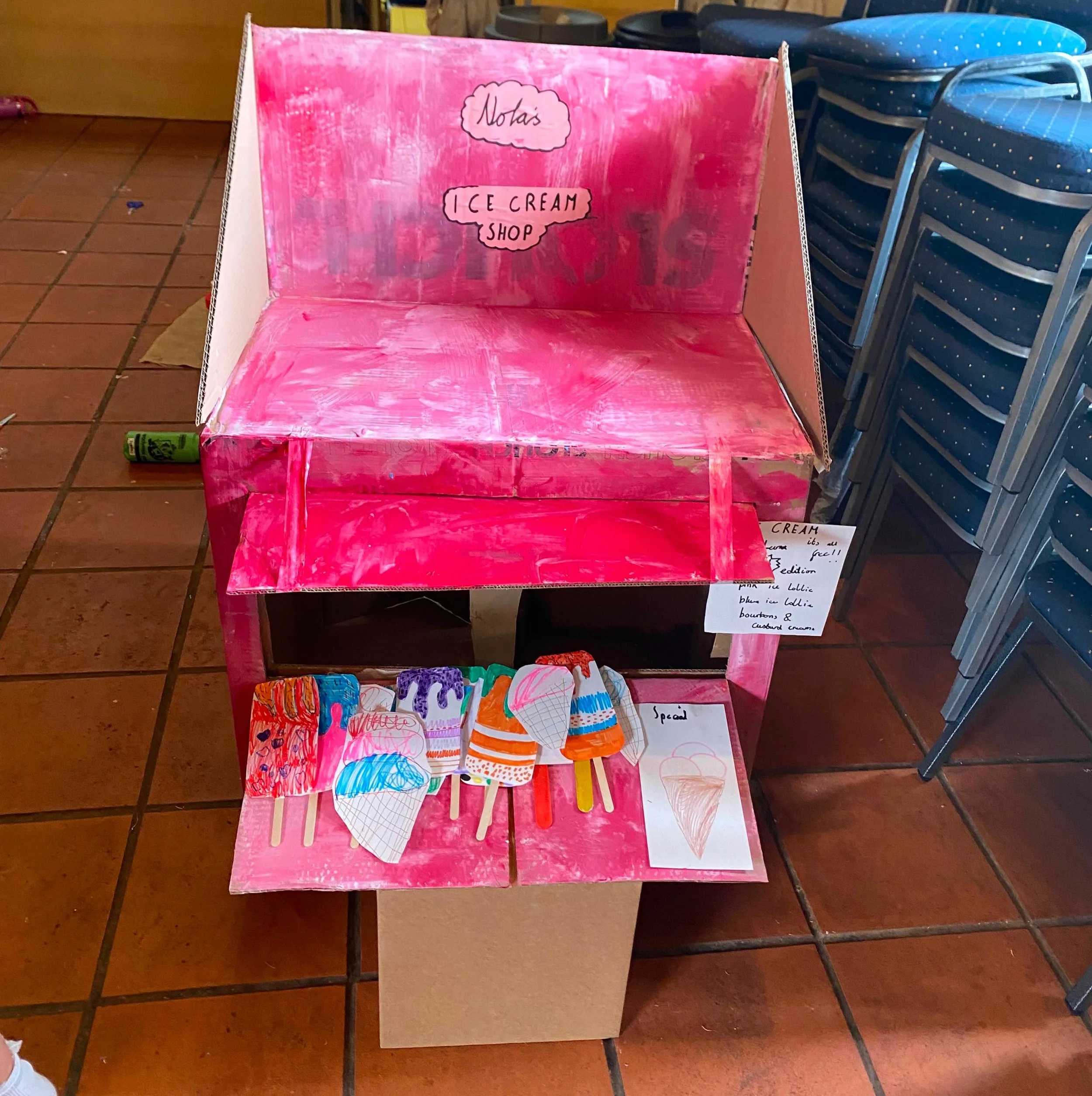 What does a day at Love Art actually look like? 🎨

There really is no typical day.

An ice cream shop might appear. Someone might spend ages drawing Pok&eacute;mon. Another child might paint, make bracelets, build something from cardboard, create a 