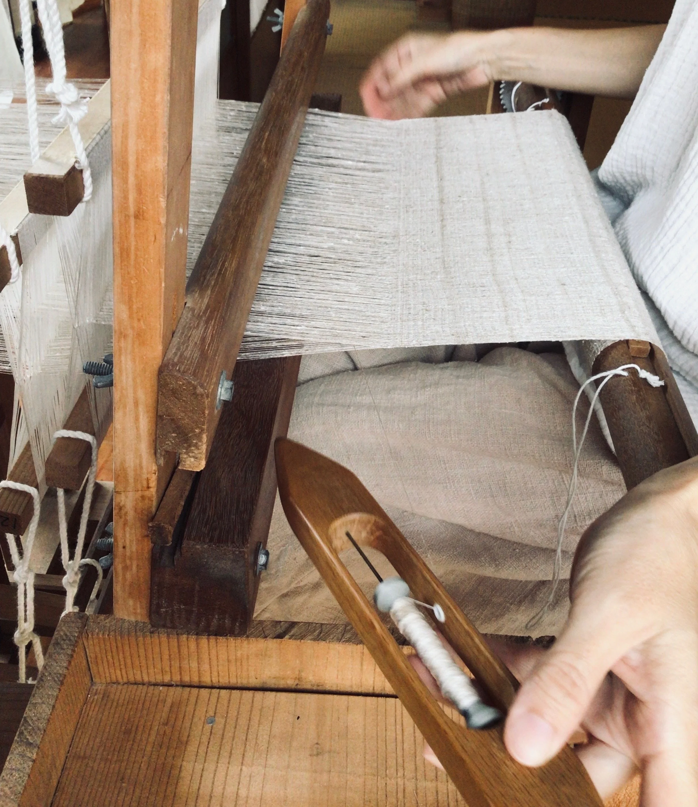 Chestnut silk — handwoven Kurimayu silk.

On the loom in Kyotango, home to the Tango Chirimen tradition. The area once had an entire road lined with weaving studios. Most have closed. Our craftswoman is among the few still working with hand-weaving l