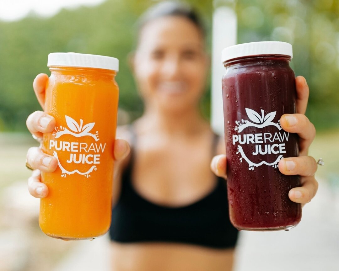 🚫 No HPP here! 🚫

Our juices are 100% raw and freshly pressed every day! 👏 

High-Pressure Processing (HPP) is meant to inactivate or kill microorganisms, BUT these microorganisms are full of live enzymes that carry good bacteria our bodies need! 