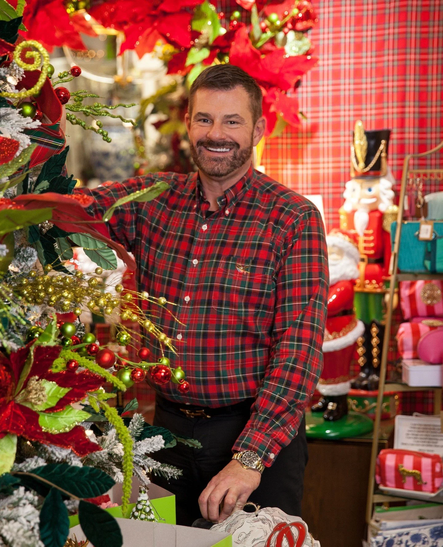 Small Business Saturday is here! 🛍️⁠
Stroll, shop, and support the local businesses that make South Windermere Center feel like home. We are your one-stop-shop for everyone on your holiday list. From fashion to home furnishings, spa services to cust