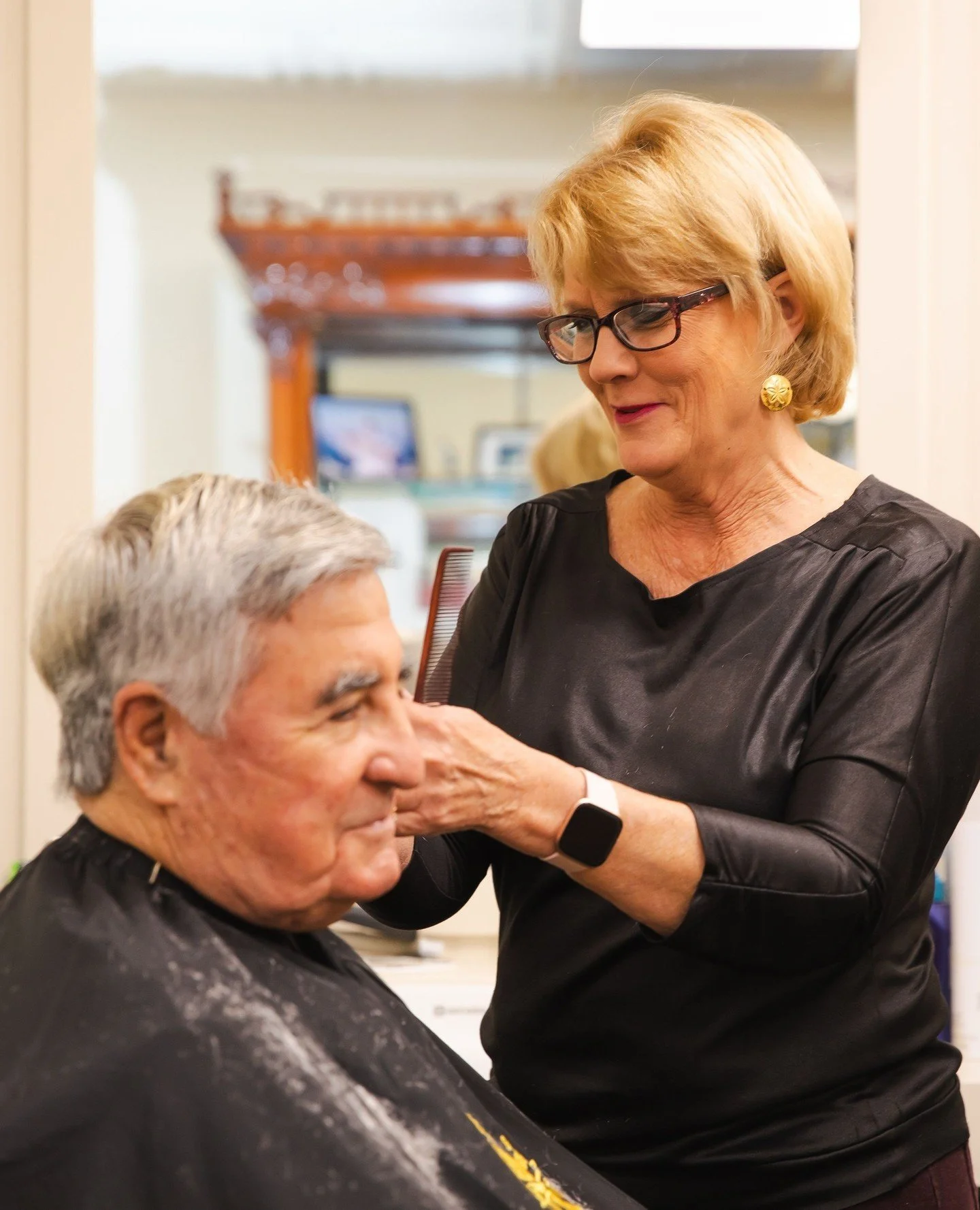 ✨ Need a new &lsquo;do? Oskar&rsquo;s Family Barber Shop is here for you&mdash;no appointment needed, just walk right in! 💈✂️ #HaircutReady