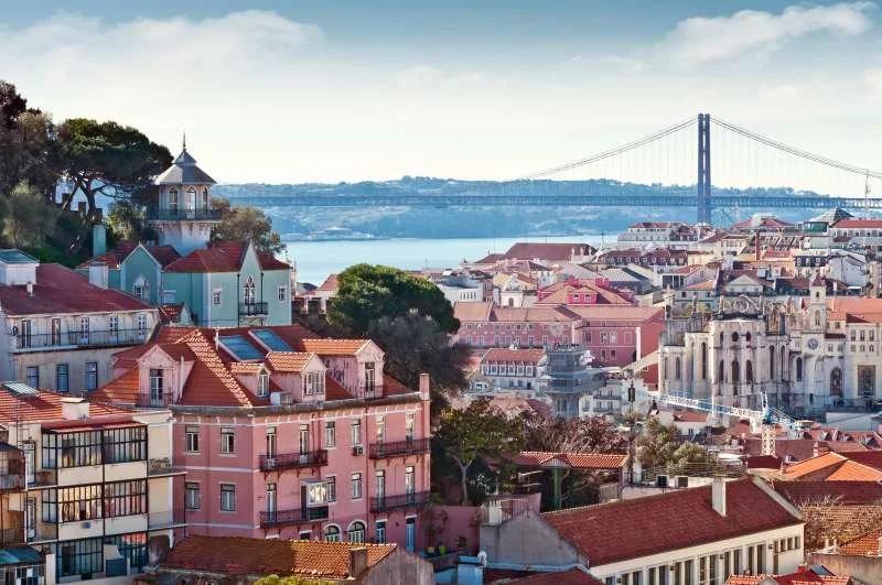 Why the D7 Visa is the Perfect Way for You to Move to Portugal