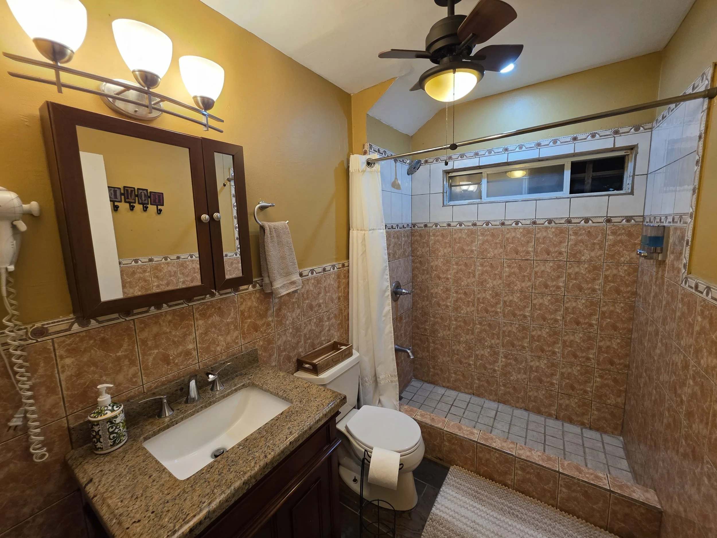 2 bdr 2 bth casa belize airbnb28-WA0064.jpg