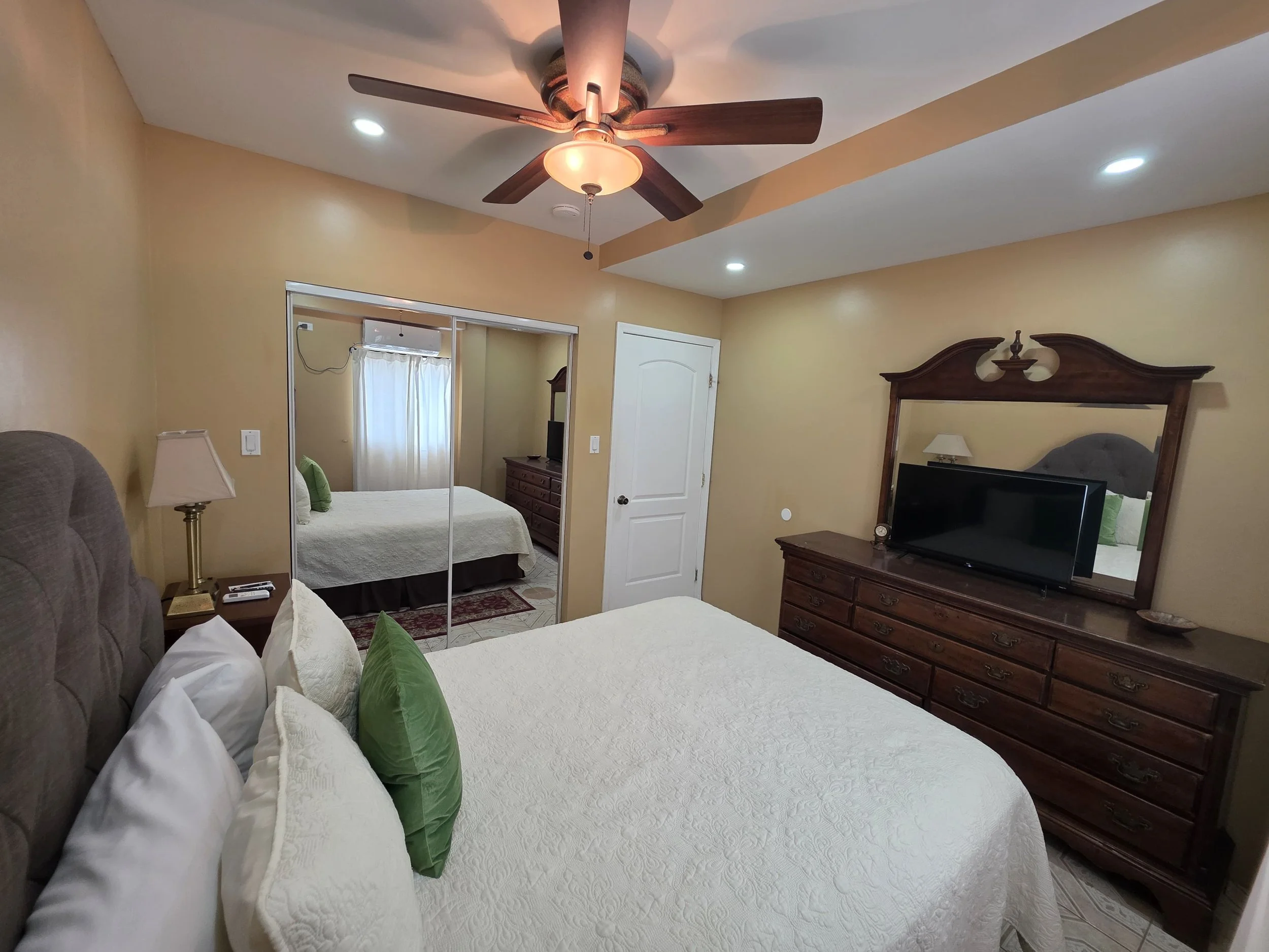 2 bdr 1 bth casa belize airbnb13-WA0054.jpg