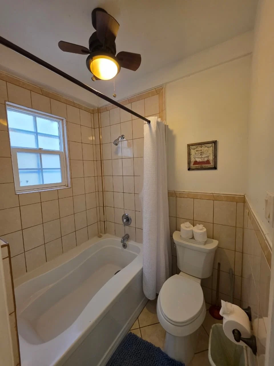 studio a casa belize airbnb bathroom.JPG
