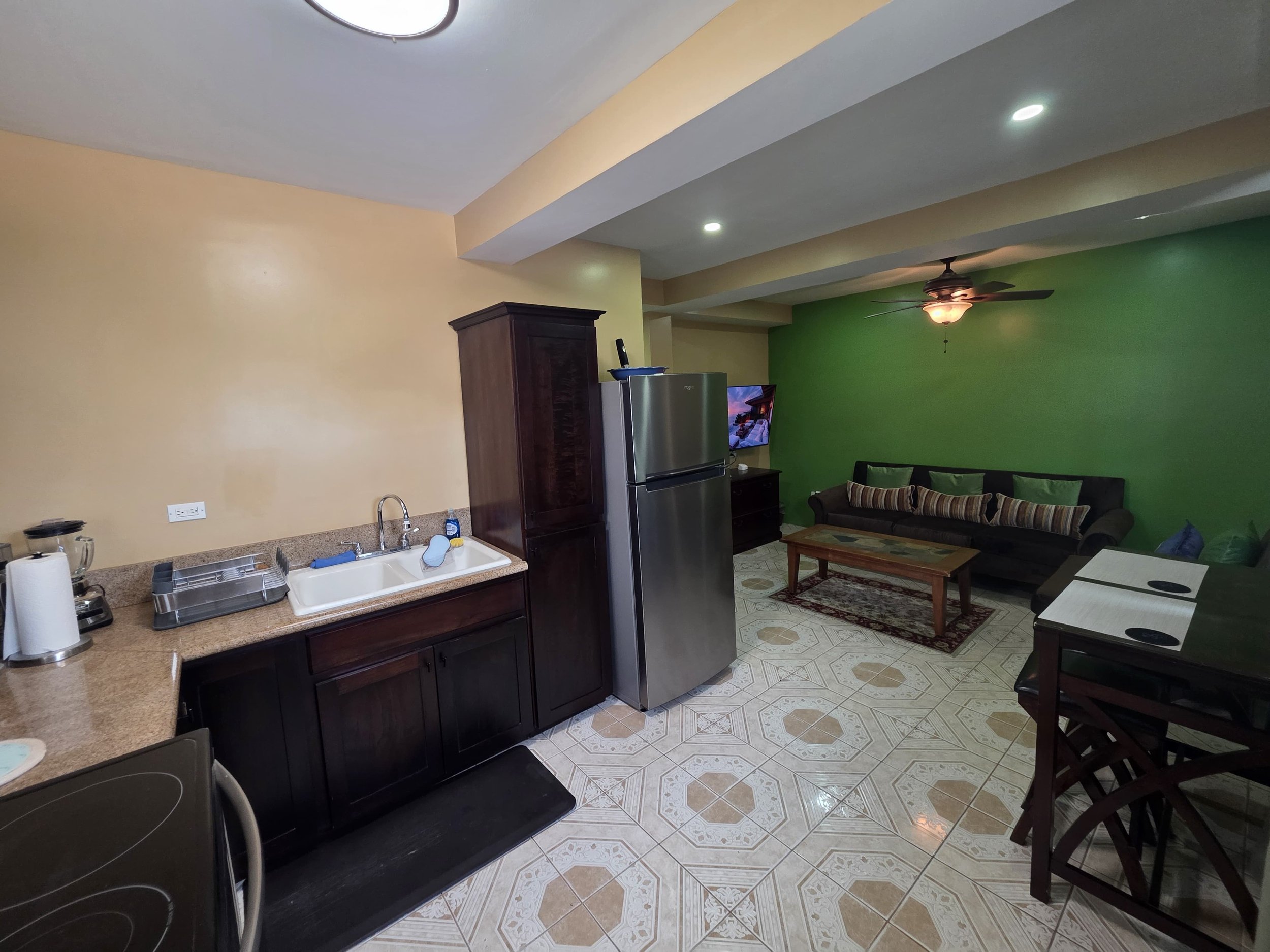 2 bdr 1 bth casa belize airbnb13-WA0179.jpg