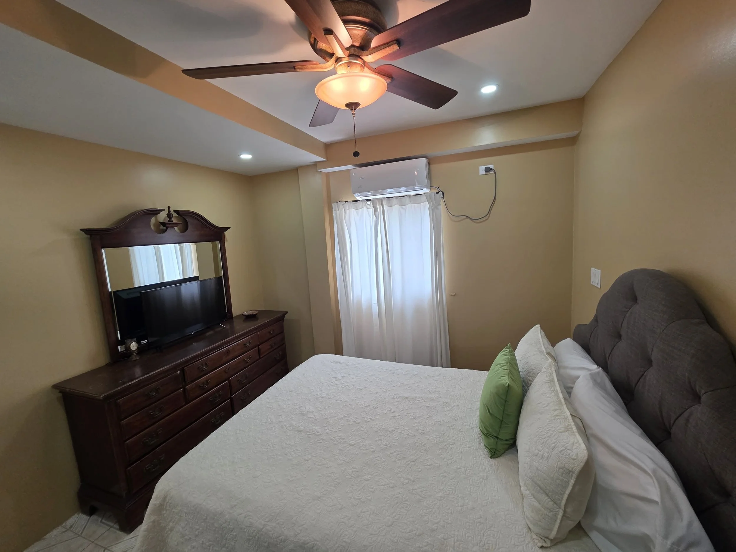 2 bdr 1 bth casa belize airbnb13-WA0040.jpg
