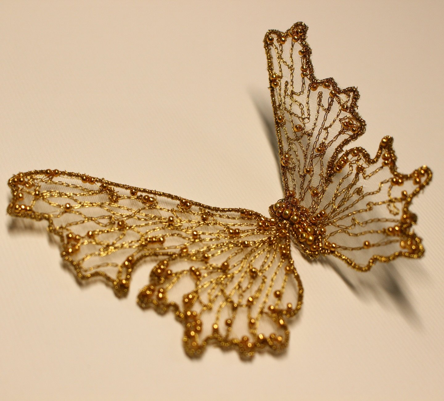 Hand embroidered butterflies ✨

Working on something super exciting with the magical prints from @rediscovered_by ✨

#handembroidery #handembroidered #coutureembroidery #couturefashion #tambourembroidery #jewellery #handandlock #couture #stitch #sewi