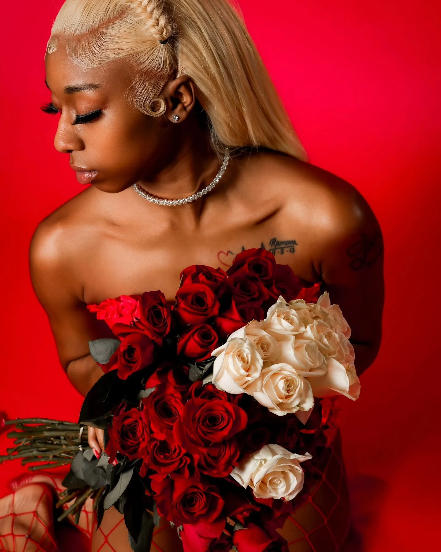 She said &ldquo;21 and unapologetically that girl&rdquo; 💋♏
Red roses, Scorpio glow, and camera magic.

Capturing the essence of you.

#ScorpioSeason #RedVibesOnly #21stBirthdayShoot #RGPhotography #red