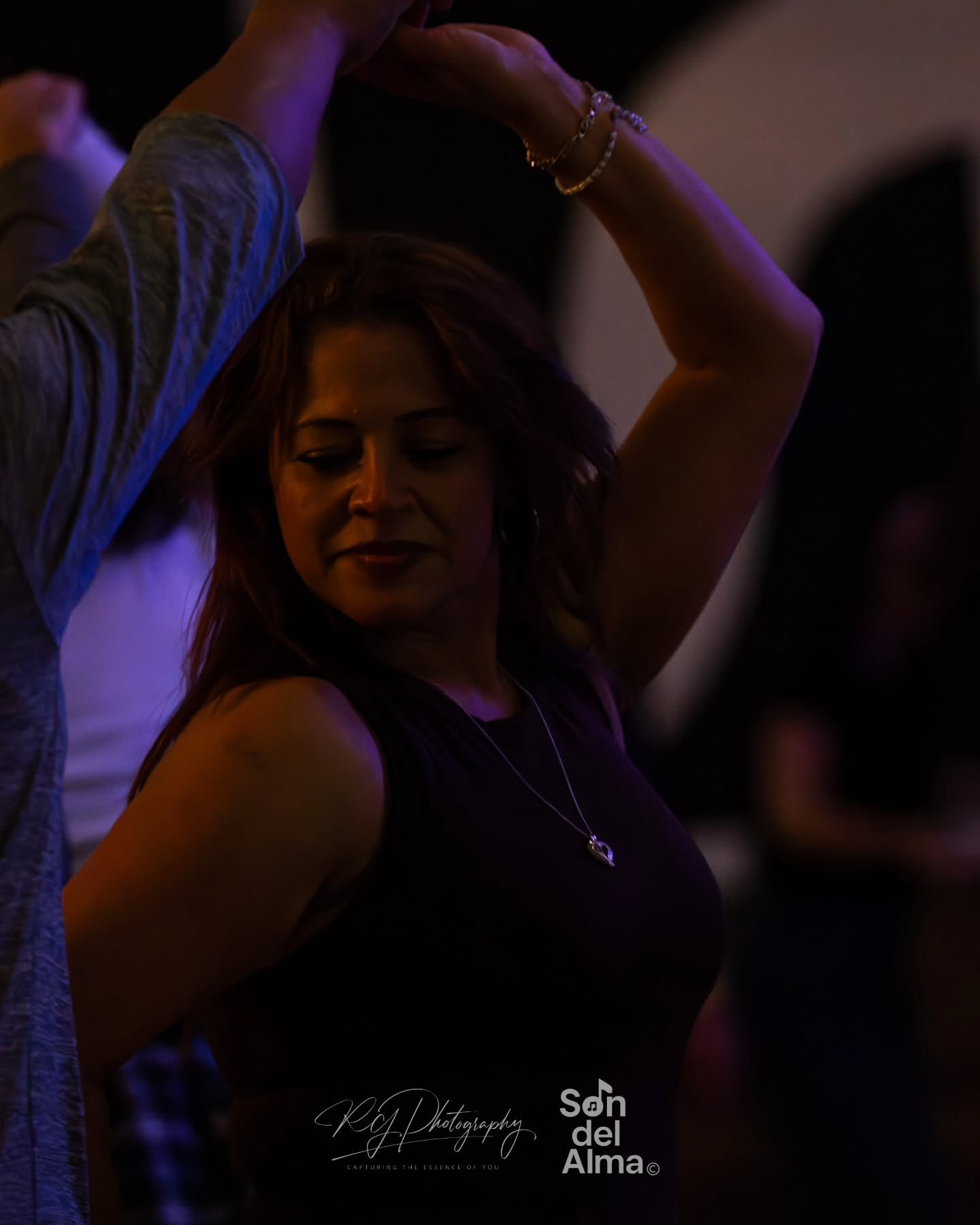 Lost in the rhythm, found in the moment.
Where the music moves and the soul listens. ✨💃🏽

&mdash; capturing the quiet magic between the beats.

.
.
#SonDelAlma #rgphotography #socialdance

📷 | Full Album on Facebook