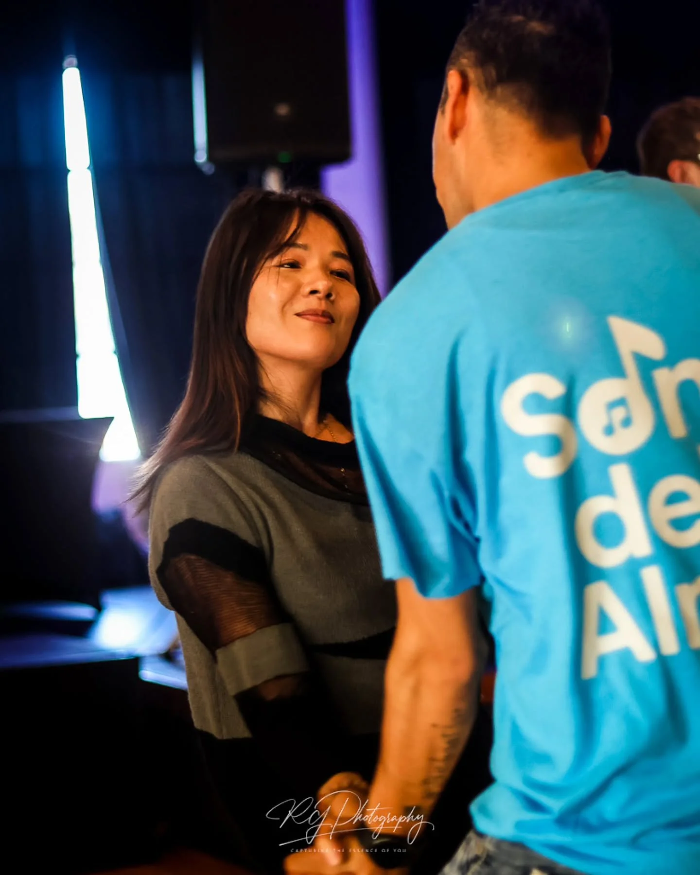Energy up, smiles everywhere, and the floor alive all night. 🔥

Son del Alma Social | Spring, Shine, and much Son
📍Stockroom East | South Bend, IN