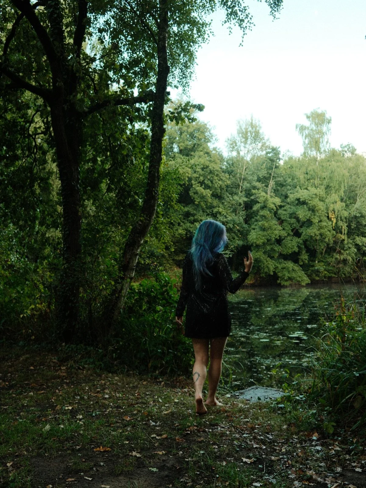 Art is love&hellip;

We verdrinken deze dagen in nieuws van ellende, dood en haat. En waar ik vroeger op de barricade sprong om onrechtvaardigheden in het licht te zetten, zie ik mezelf de laatste jaren wel vaker wegkruipen in een struisvogel-positie