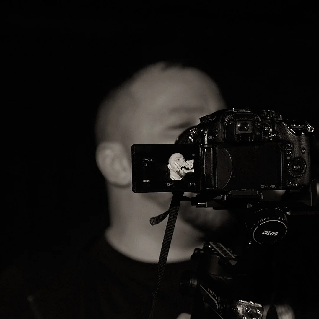 29-01-23-12-08 AM - klein - 6997 B&W.jpg