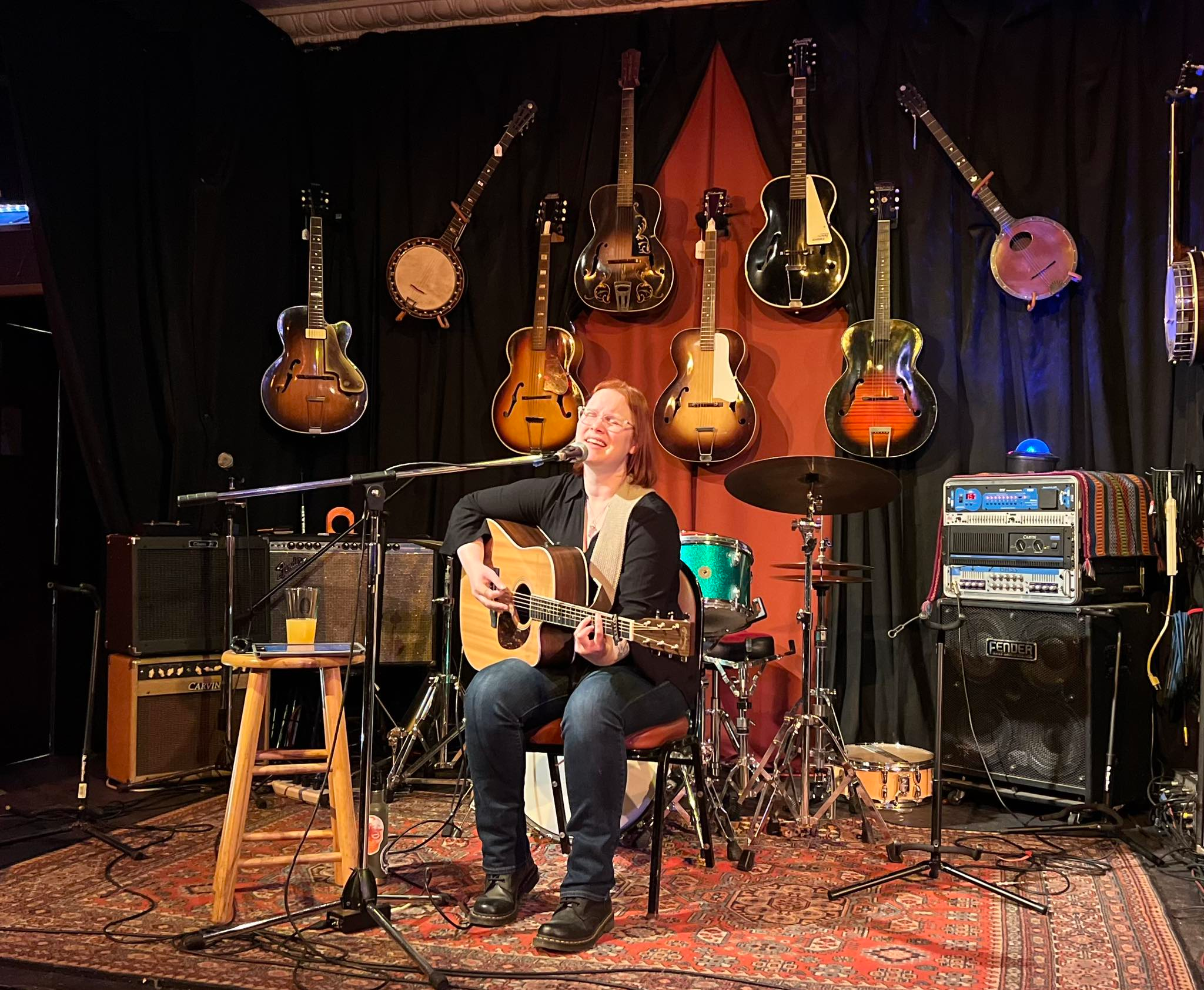 Ashley Rhodes solo at Brussels Street Market